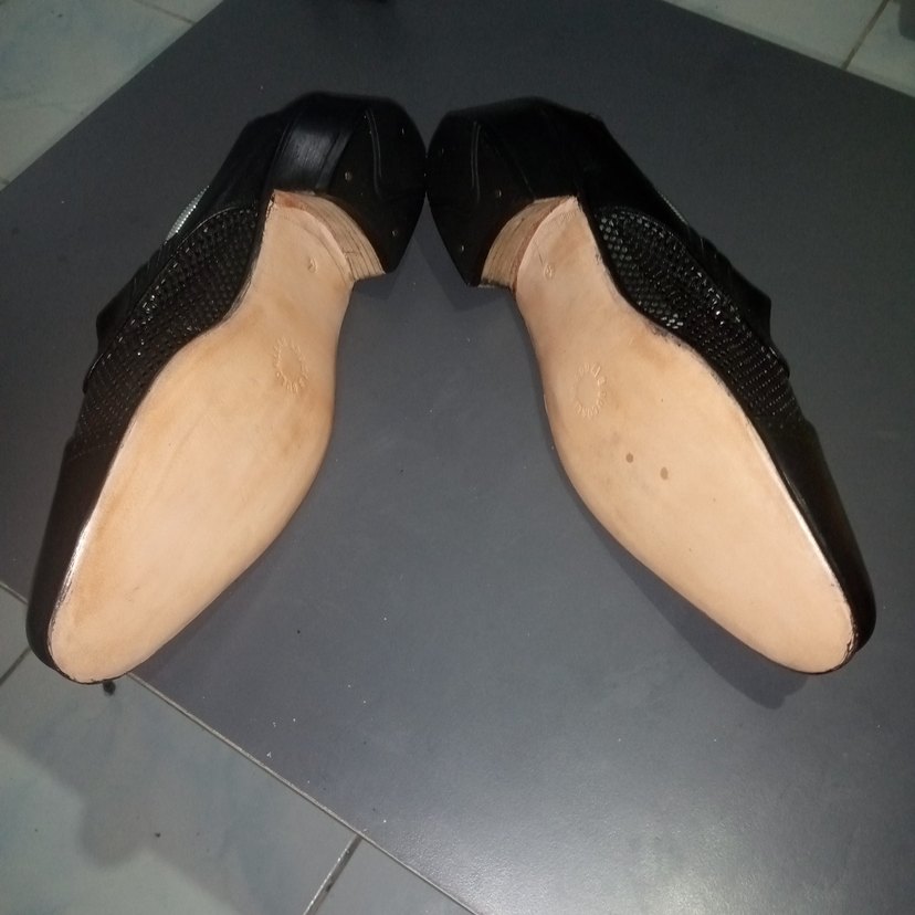 Erkek Siyah Yılan Desenli Pileli Bot - Görsel 2