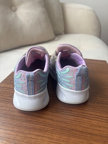 26 Beden Skechers çocuk ayakkabısı