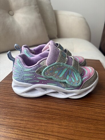 26 Beden çeşitli Renk Skechers çocuk ayakkabısı