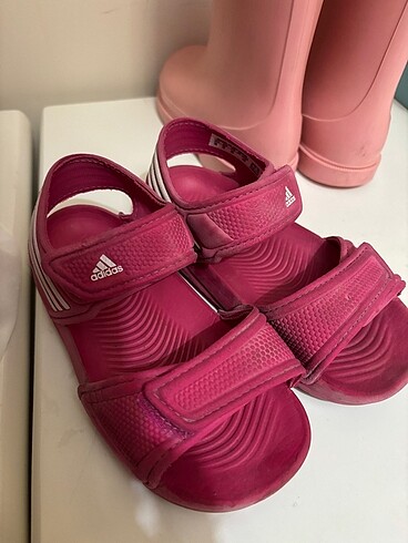 Adidas sandalet