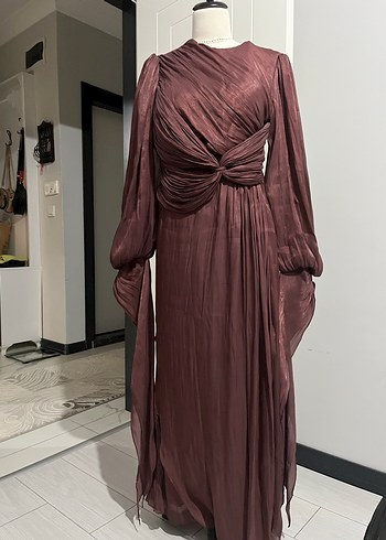 Kahverengi Uzun Kollu Drapeli Kadın Abiye Elbise - Görsel 2