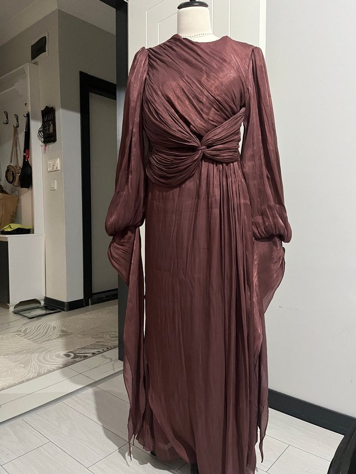 Kahverengi Uzun Kollu Drapeli Kadın Abiye Elbise - Görsel 2