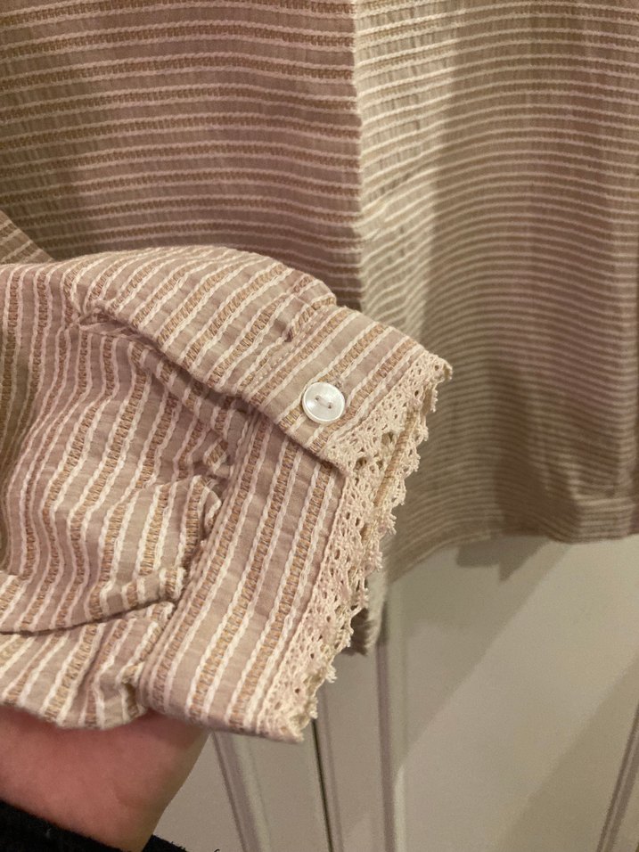 Kız Çocuk Bej Uzun Kollu Fırfırlı Keten Bluz - Görsel 3