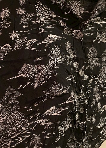 Kadın Siyah Desenli Kısa Kollu Gömlek - Görsel 2