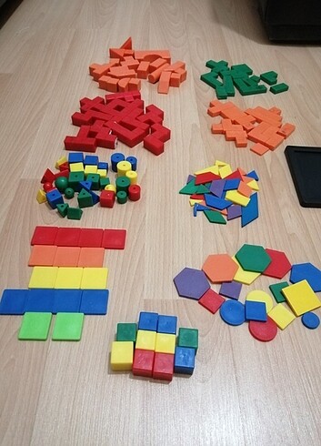 Diğer doğa koleji küpleri 