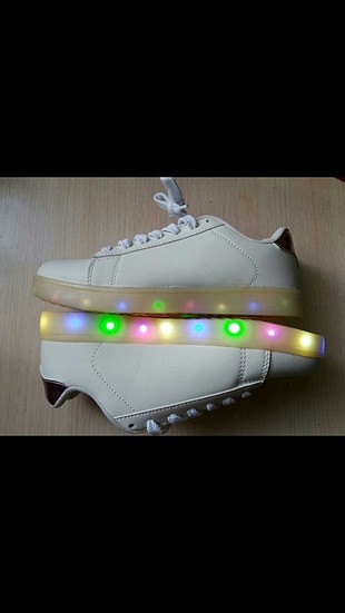 Işıklı sneaker