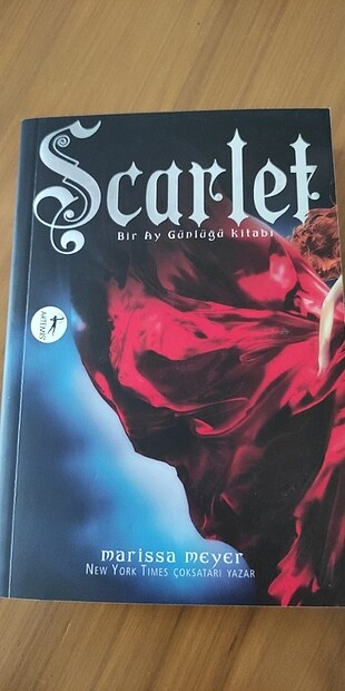 Bir Ay Günlüğü Kitabı Scarlet