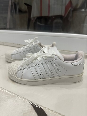 Adidas superstar