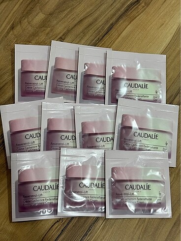 Caudalie resveratrol krem