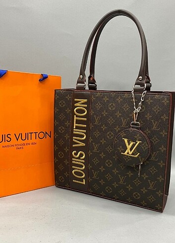 Louis Vuitton Kadın Kol Çantası 