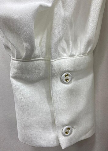 l Beden beyaz Renk Fular ve kumaş düğme detaylı gömlek 