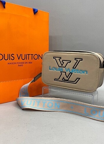 Louis Vuitton Askılı çanta 