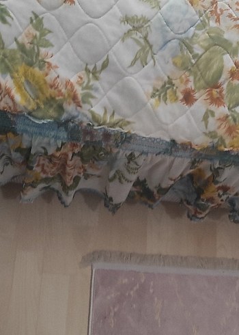 Pastel Renkli Çiçek Desenli Yatak Örtüsü - Görsel 3