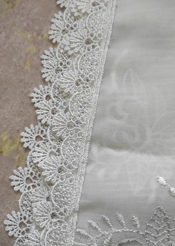 Dantel Detaylı Beyaz Kadın eşarp - Görsel 3