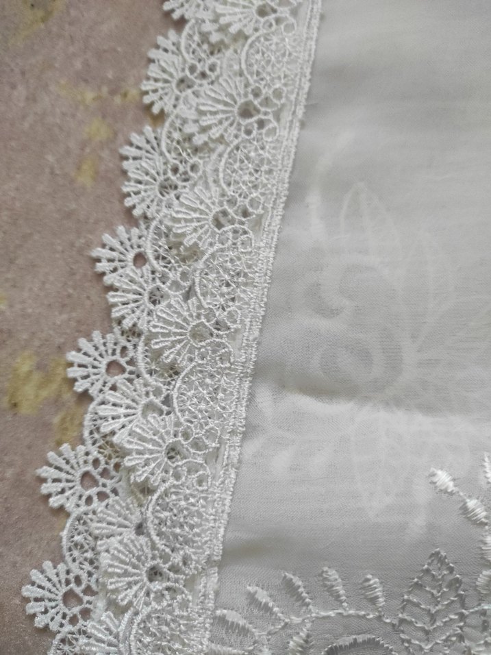 Dantel Detaylı Beyaz Kadın eşarp - Görsel 3