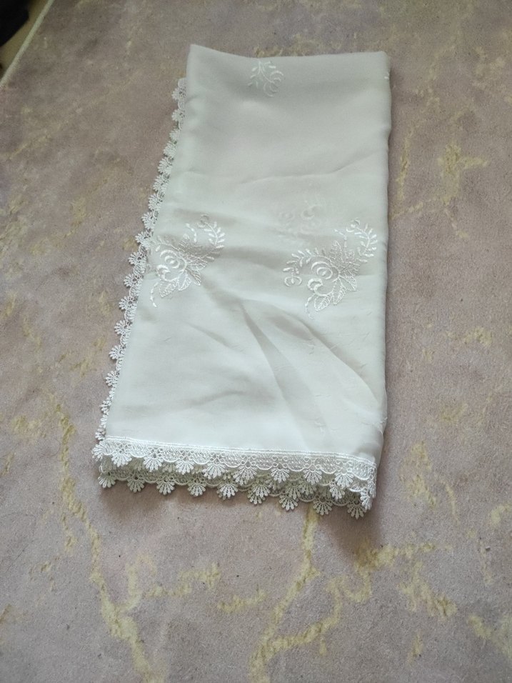 Dantel Detaylı Beyaz Kadın eşarp - Görsel 2