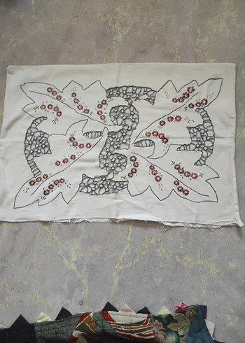 Nakışlı Beyaz kırlent yastık kılıfı - Görsel 3