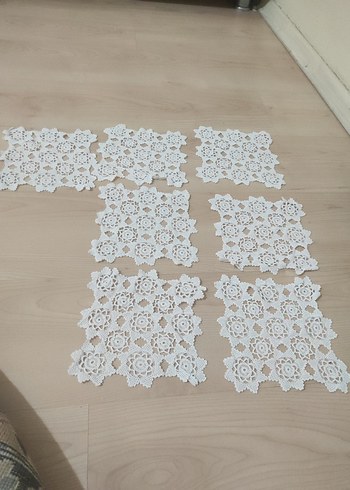 El Yapımı Beyaz Dantel Motifler