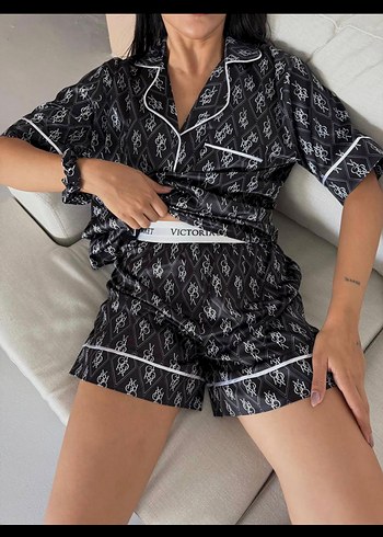 Siyah Yılan Desenli Kısa Kadın Pijama Takımı