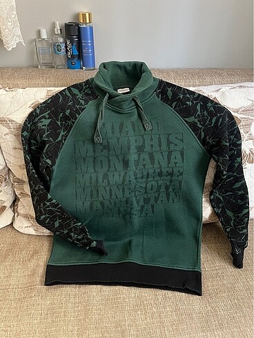 Sweatshirt