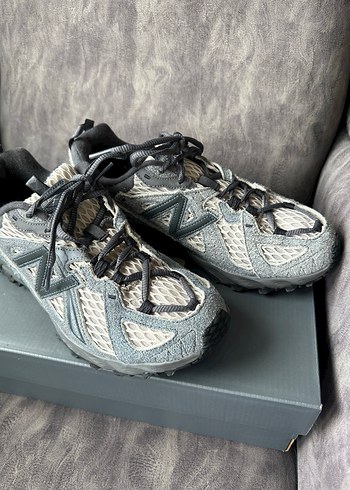 39,5 Beden New balance 610Gri Bağcıklı Kadın Spor Ayakkabı