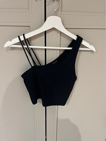 Crop BERSHKA