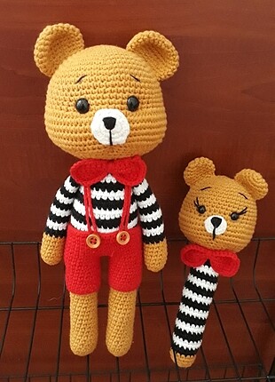 Amigurumi el örgüsü ayıcık ve çıngırak