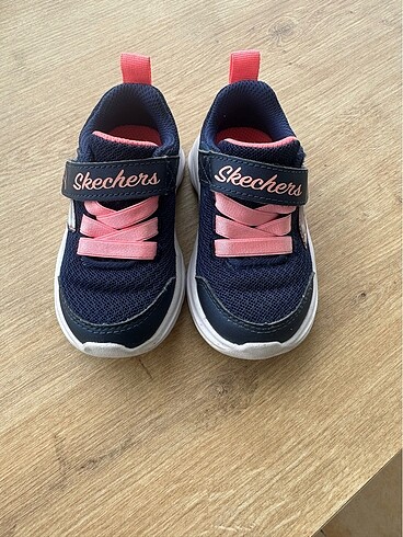 Skechers spor ayakkabı