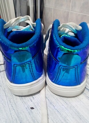 Mavi parlak unisex spor ayakkabı