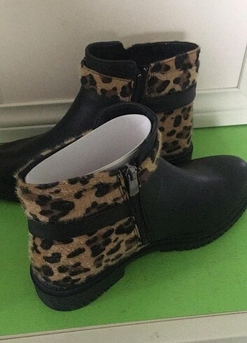 39 Beden Siyah leopar desenli bot