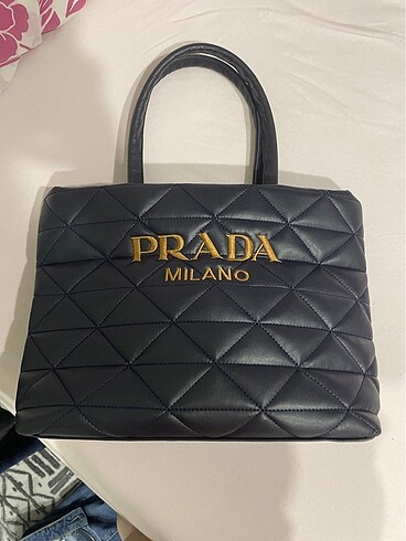 Prada muadili çanta