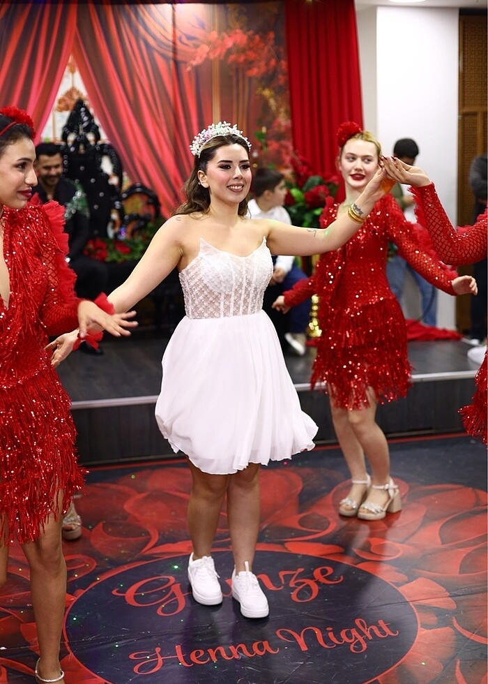 After Elbise - Görsel 2