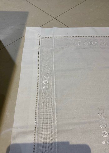 Nakışlı Beyaz Masa Örtüsü - Görsel 5