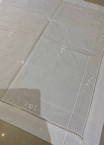 Nakışlı Beyaz Masa Örtüsü - Görsel 2