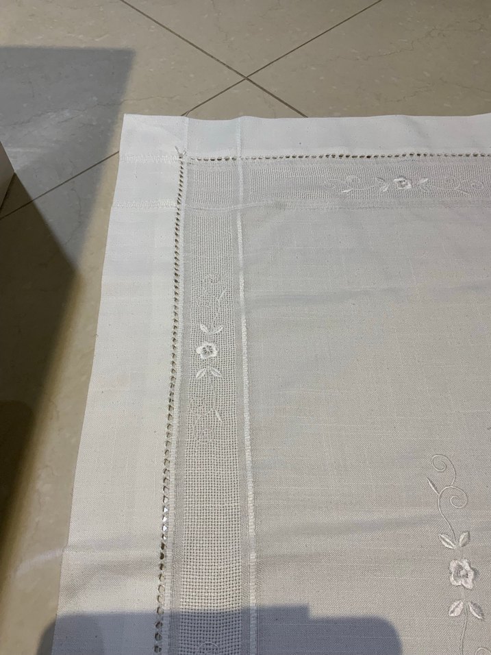 Nakışlı Beyaz Masa Örtüsü - Görsel 5