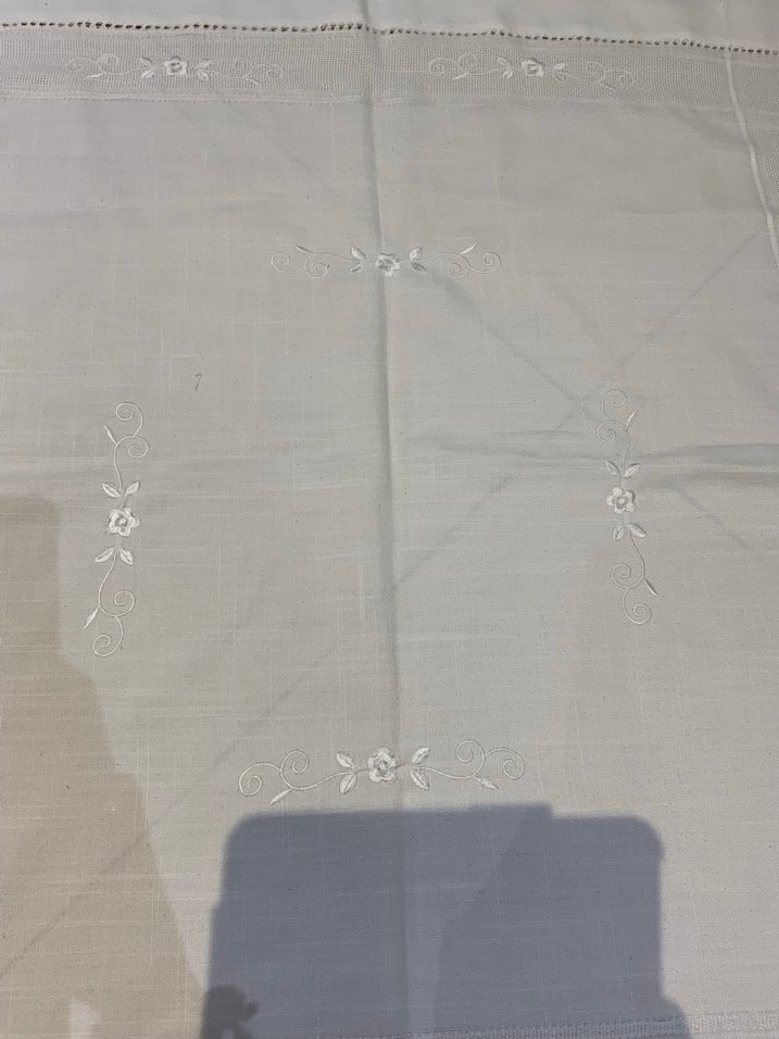 Nakışlı Beyaz Masa Örtüsü - Görsel 4
