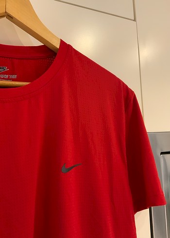 Nike Kırmızı Tişört - Görsel 2