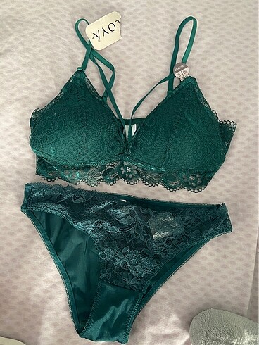Bralet takım