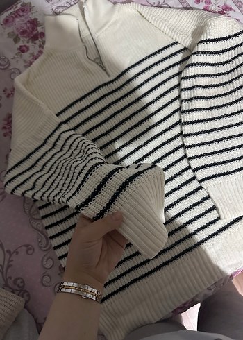 Zara Yarım Fermuarlı Çizgili Beyaz Triko Kazak