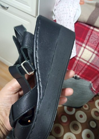 40 Beden Siyah dolgu Topuklu Bantlı Kadın Sandalet
