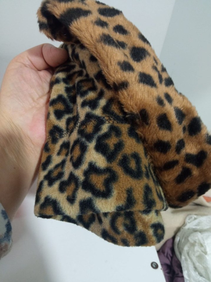 Kürk Detaylı Leopar Desenli bere ve saç bandi - Görsel 4