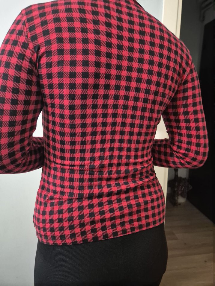 Kırmızı Kareli Uzun Kollu Boğazlı Kadın Bluz - Görsel 3