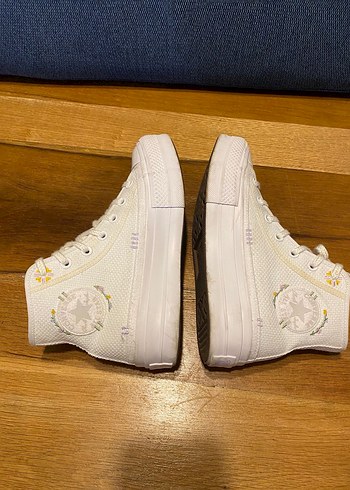 Beyaz Platform Topuklu Nakışlı Spor Ayakkabı - Görsel 4