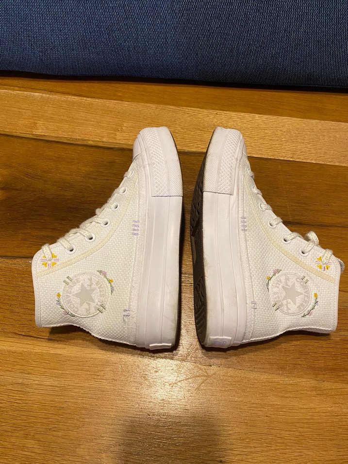 Beyaz Platform Topuklu Nakışlı Spor Ayakkabı - Görsel 4