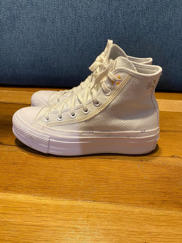 Beyaz Platform Topuklu Nakışlı Spor Ayakkabı - Görsel 5