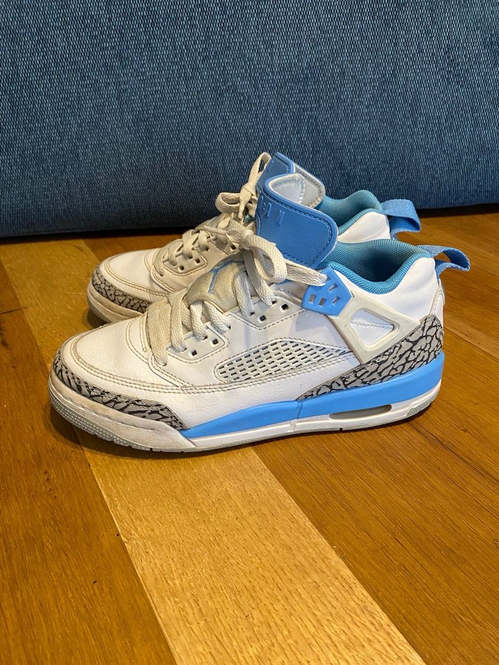 Beyaz Mavi Bağcıklı Basketbol Ayakkabısı - Görsel 3