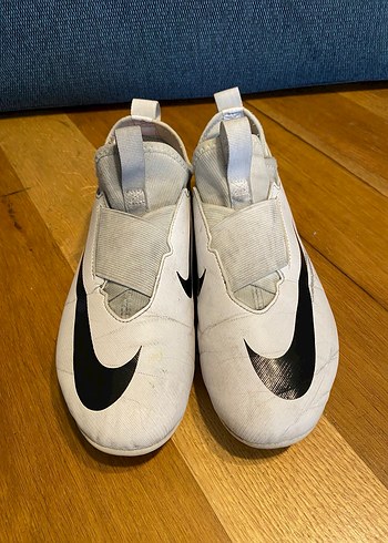 Beyaz Velcro Bağcıklı Erkek Futbol Ayakkabısı - Görsel 5