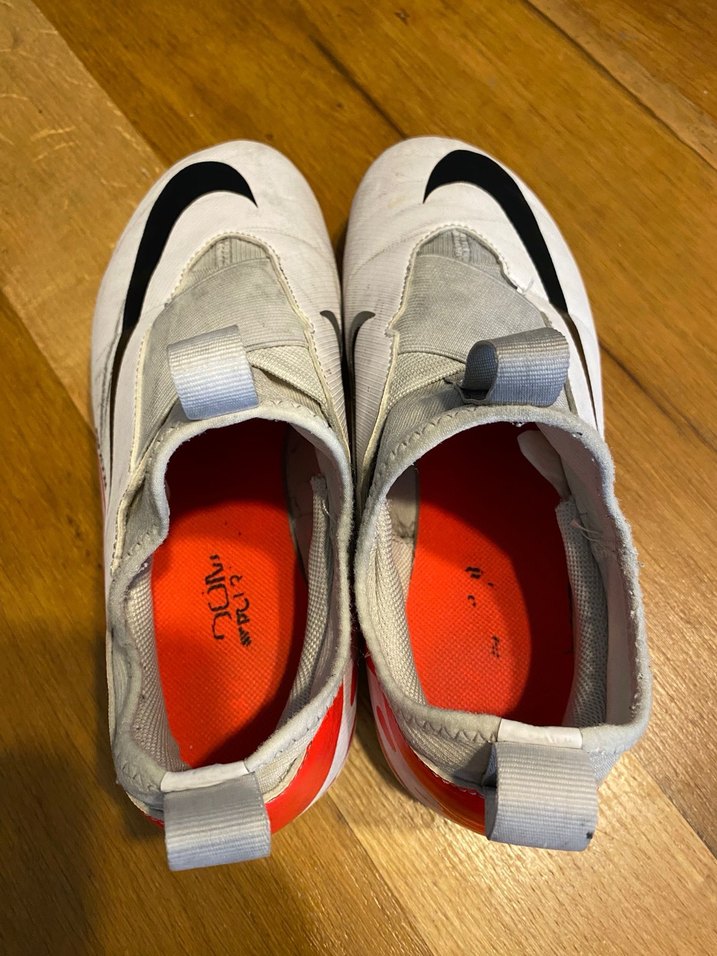 Beyaz Velcro Bağcıklı Erkek Futbol Ayakkabısı - Görsel 2