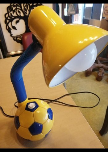 Diğer Sarı Futbol Topu Desenli Masa Lambası
