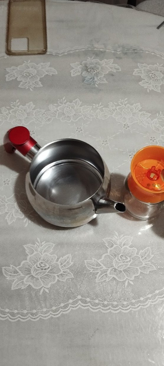 Çok Renkli Çaydanlık ve Baharat Öğütücüler - Görsel 2